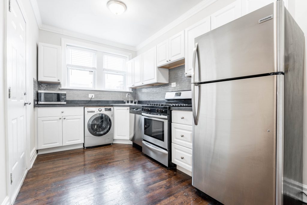 Live Where The Action Is 5 Great Apartments Near Wrigley Field! The